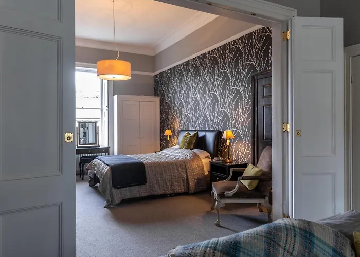 Spacious, Light-Filled Central Period Apartment