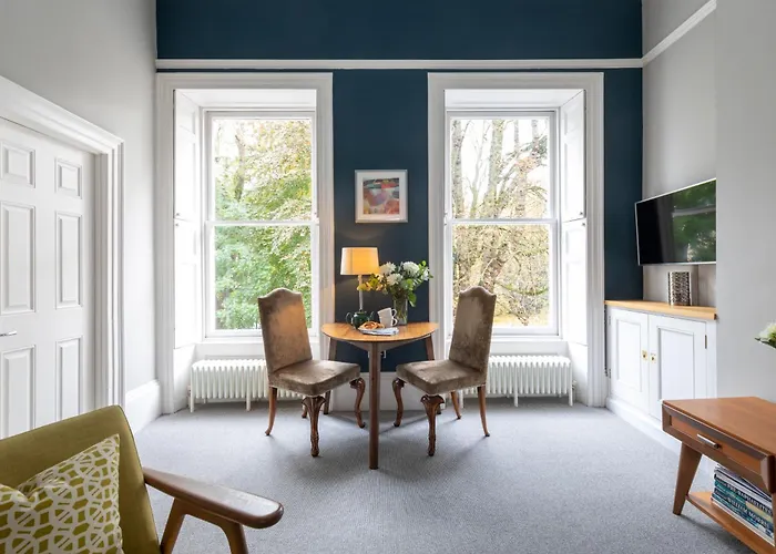 Spacious, Light-Filled Central Period Apartment