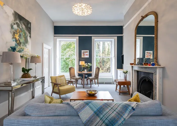Spacious, Light-Filled Central Period Apartment
