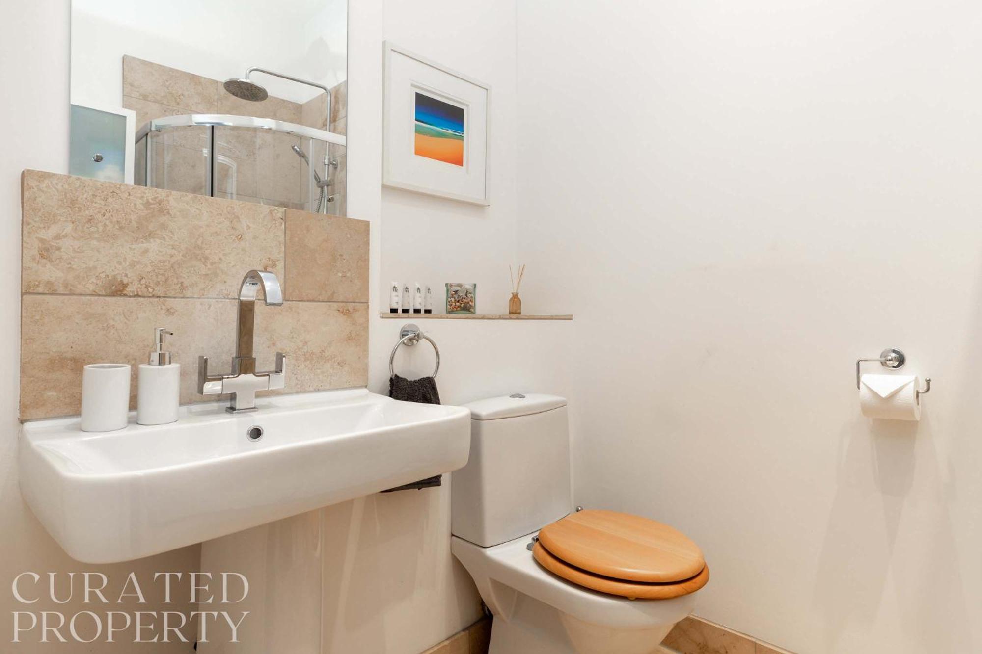 Spacious, Light-filled Period Apartment *