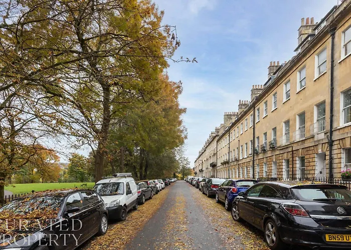 Spacious, Light-Filled Central Period Apartment