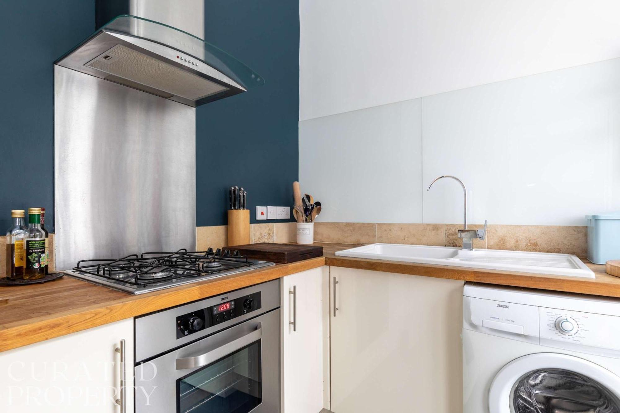 Spacious, Light-filled Period Apartment Bath